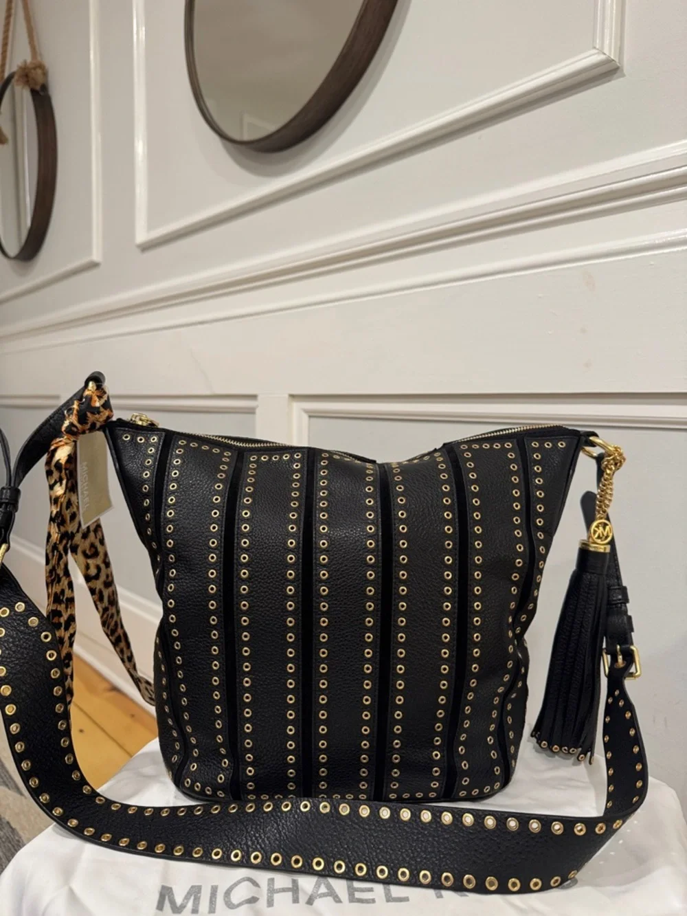 Michael Kors Brooklyn Black Grommet Leather Feedbag Crossbody NWT - Picture 5 of 17